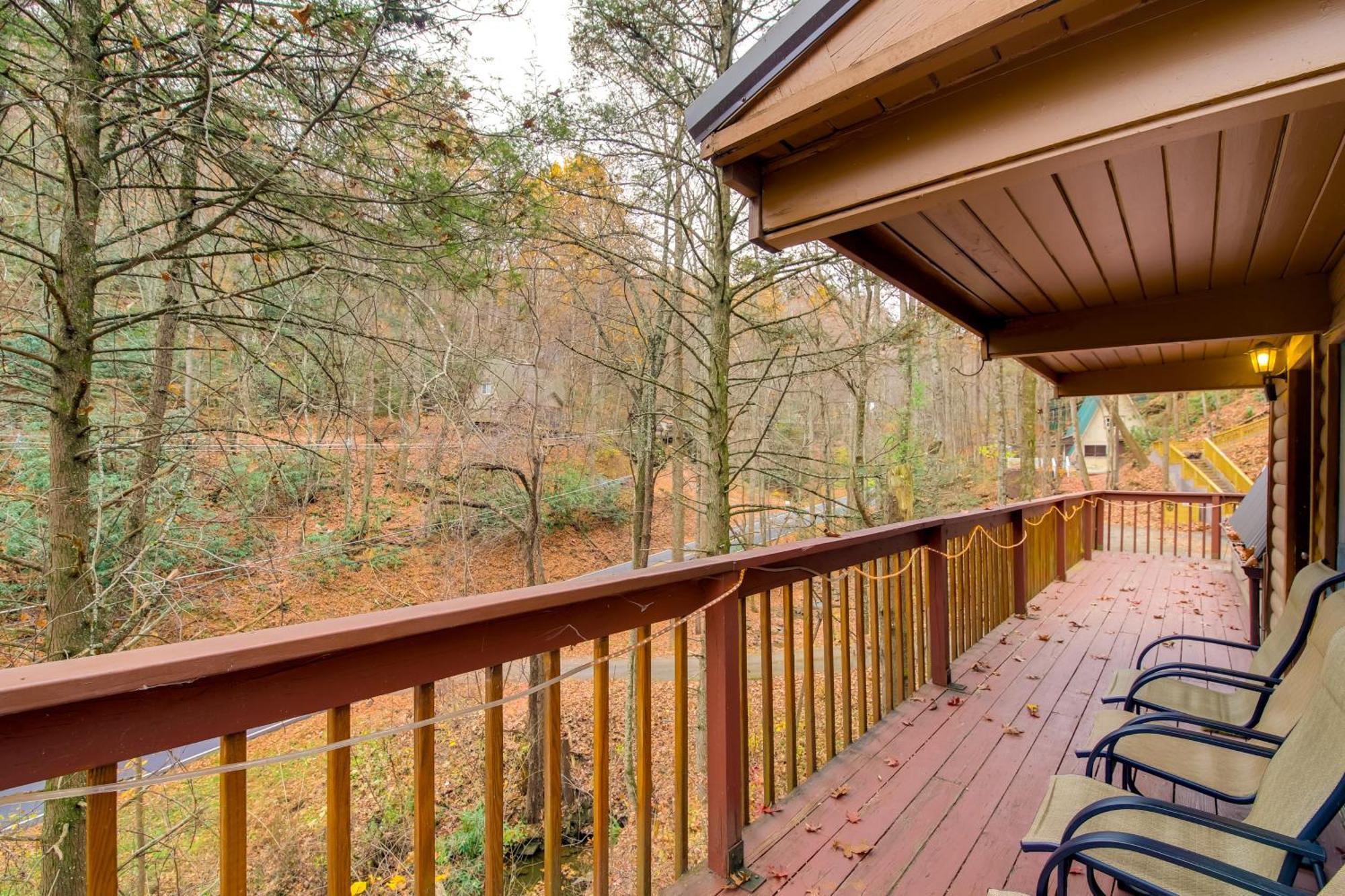 Gatlinburg A-Frame Home With Hot Tub Near Parkway Exterior foto