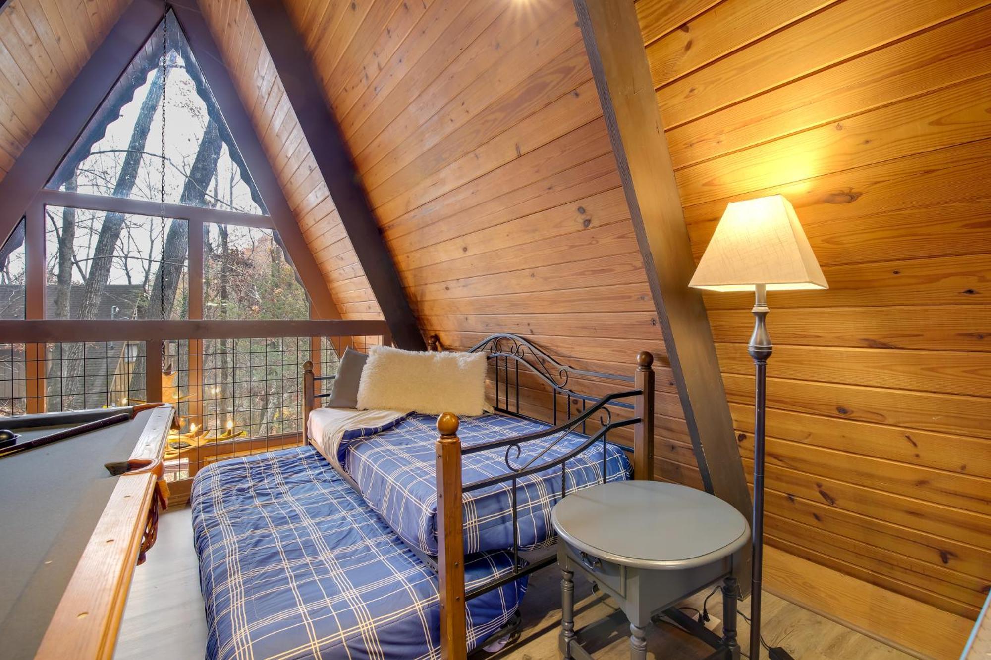 Gatlinburg A-Frame Home With Hot Tub Near Parkway Exterior foto
